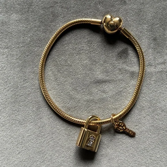 Pandora Heart Clasp Snake Chain Bracelet with Padlock & Key Dangle Charm - Picture 4 of 6